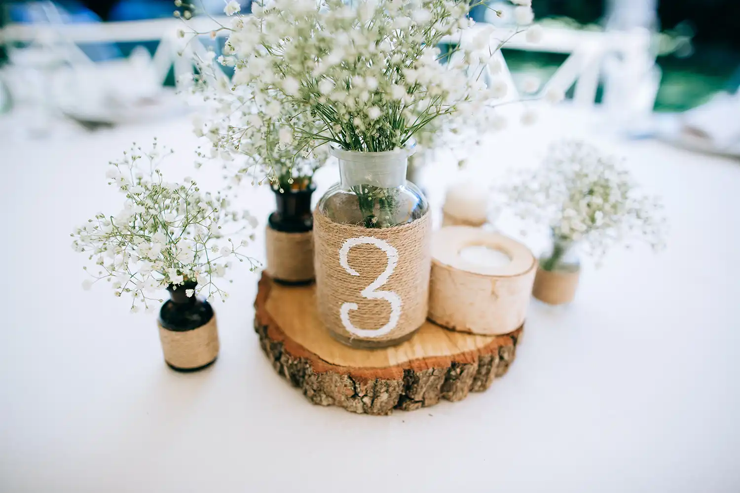 Handgefertigte Hochzeitsdekoration, Blumen, Holz